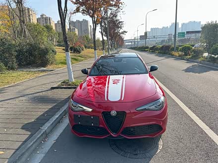 Giulia朱丽叶 2022款 2.0T 280HP Veloce 赛道版