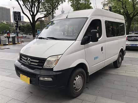 上汽大通MAXUS V80 2017款 2.5T 5挡手动商旅国V短轴中顶11-12座