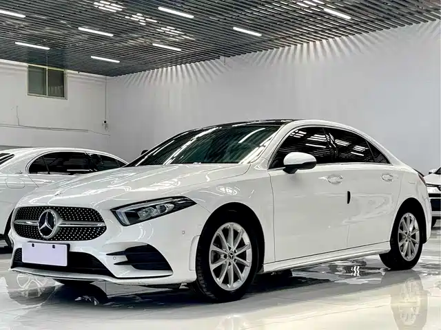 MERCEDES-BENZ  A CLASS 2022