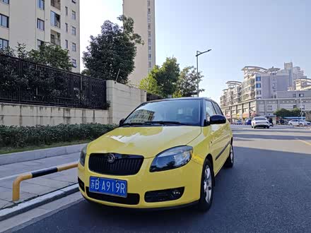 晶锐 2011款 1.6L 自动酷黑版