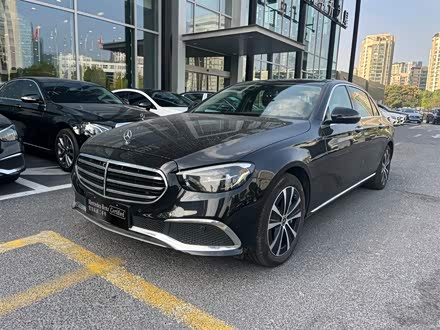 奔驰E级新能源 2022款 改款三 E 350 e L 插电式混合动力轿车