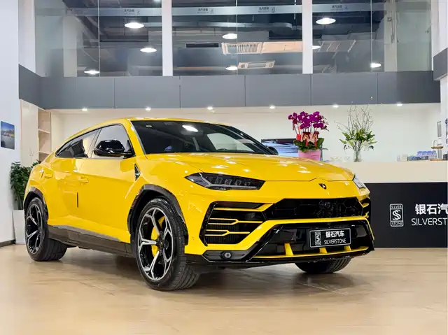 LAMBORGHINI URUS 2019