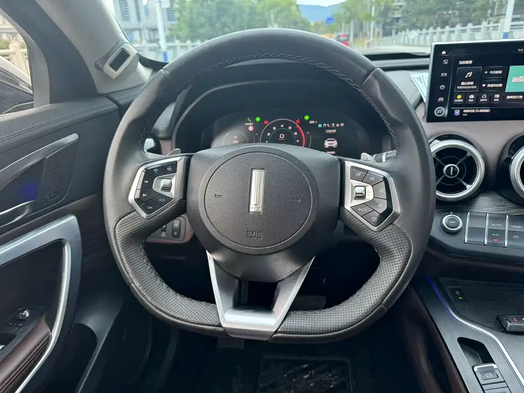 WEI PAI WEI BRAND VV7