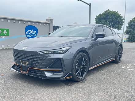 长安UNI-V 2022款 1.5T 运动版