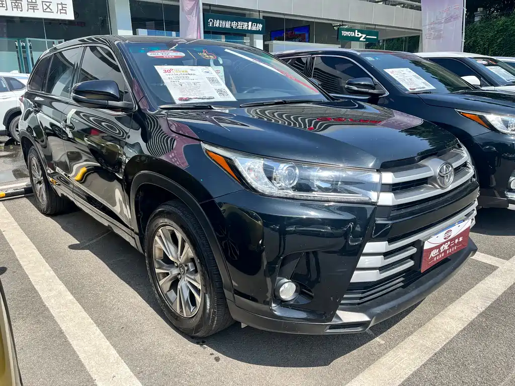 TOYOTA HIGHLANDER