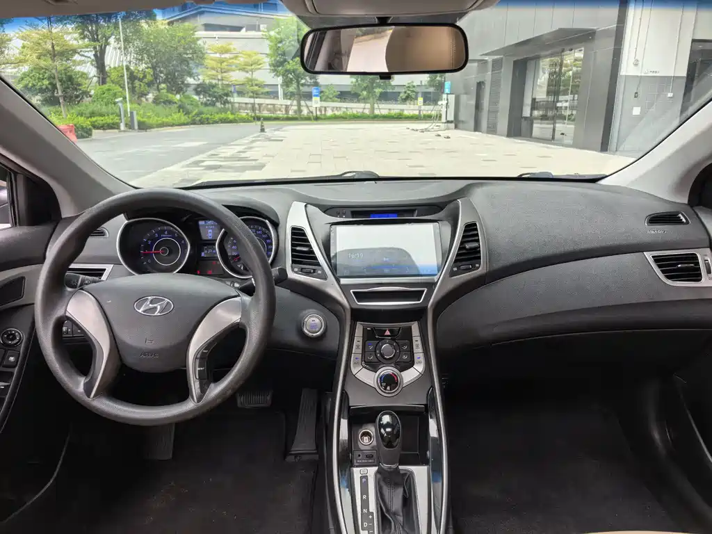 Hyundai Elantra 2013 1.6L AT Lead