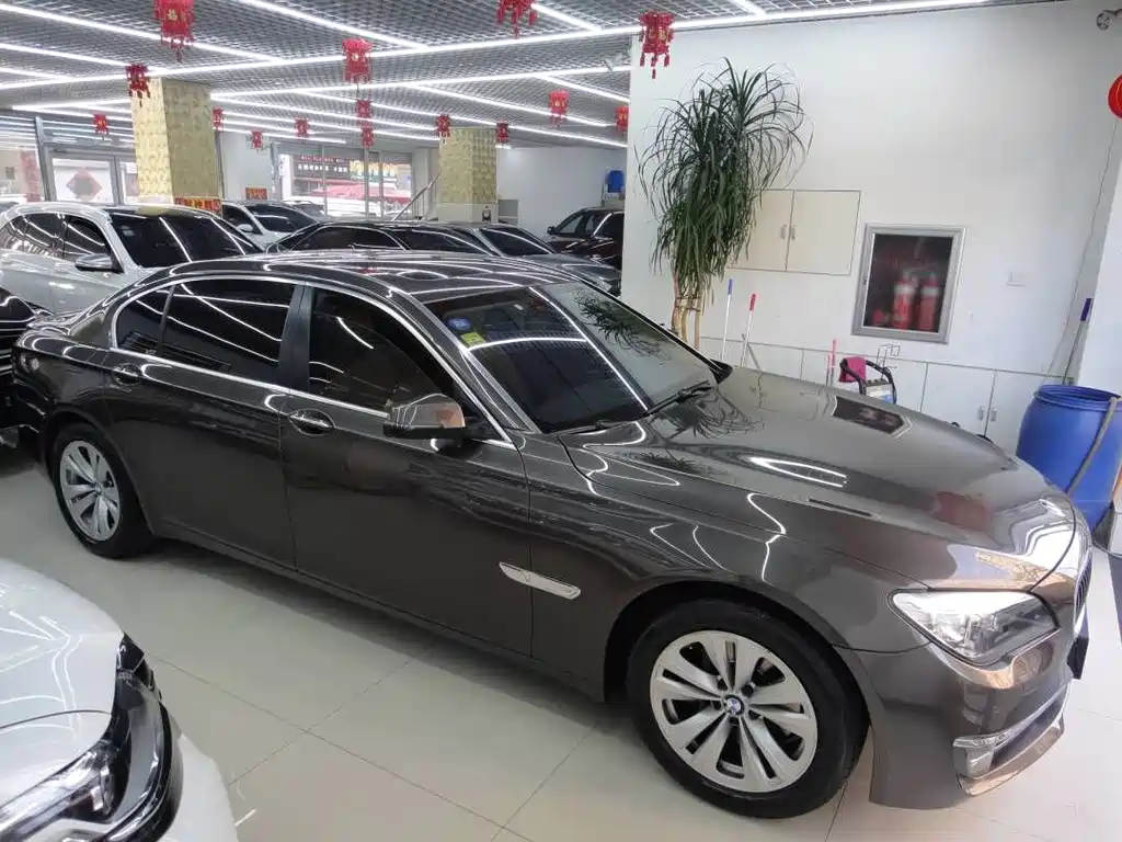 BMW 7 Series 7 2013 730Li Lead