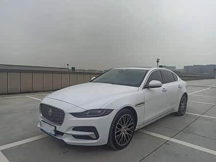 捷豹XEL 2020款 2.0T 200PS R-DYNAMIC 青春运动版