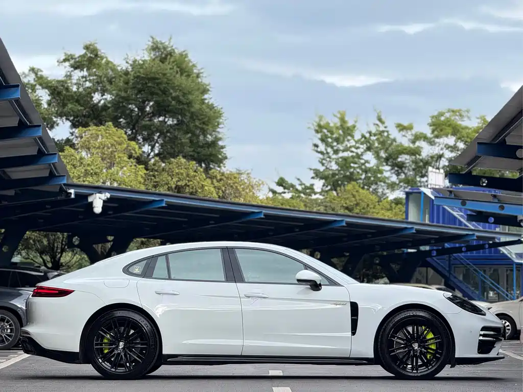 PORSCHE PANAMERA NEW ENERGY