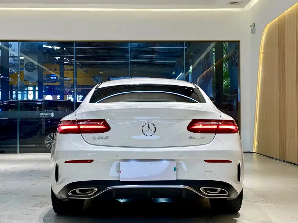 MERCEDES-BENZ E CLASS