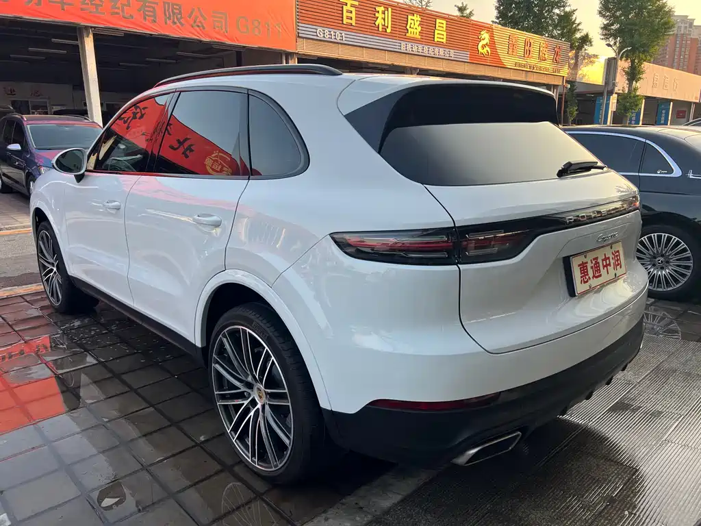 PORSCHE CAYENNE