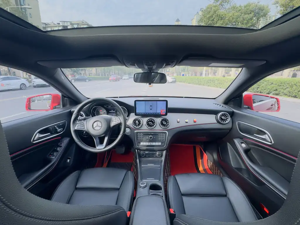 MERCEDES-BENZ  CLA