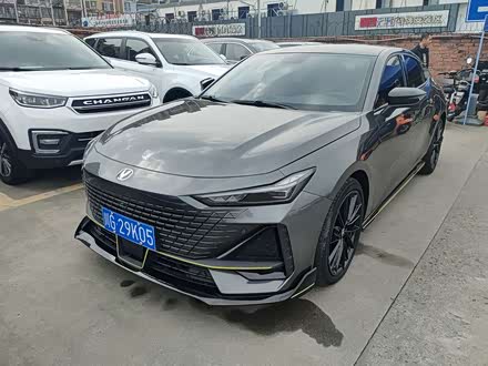 长安UNI-V 2022款 1.5T 卓越型