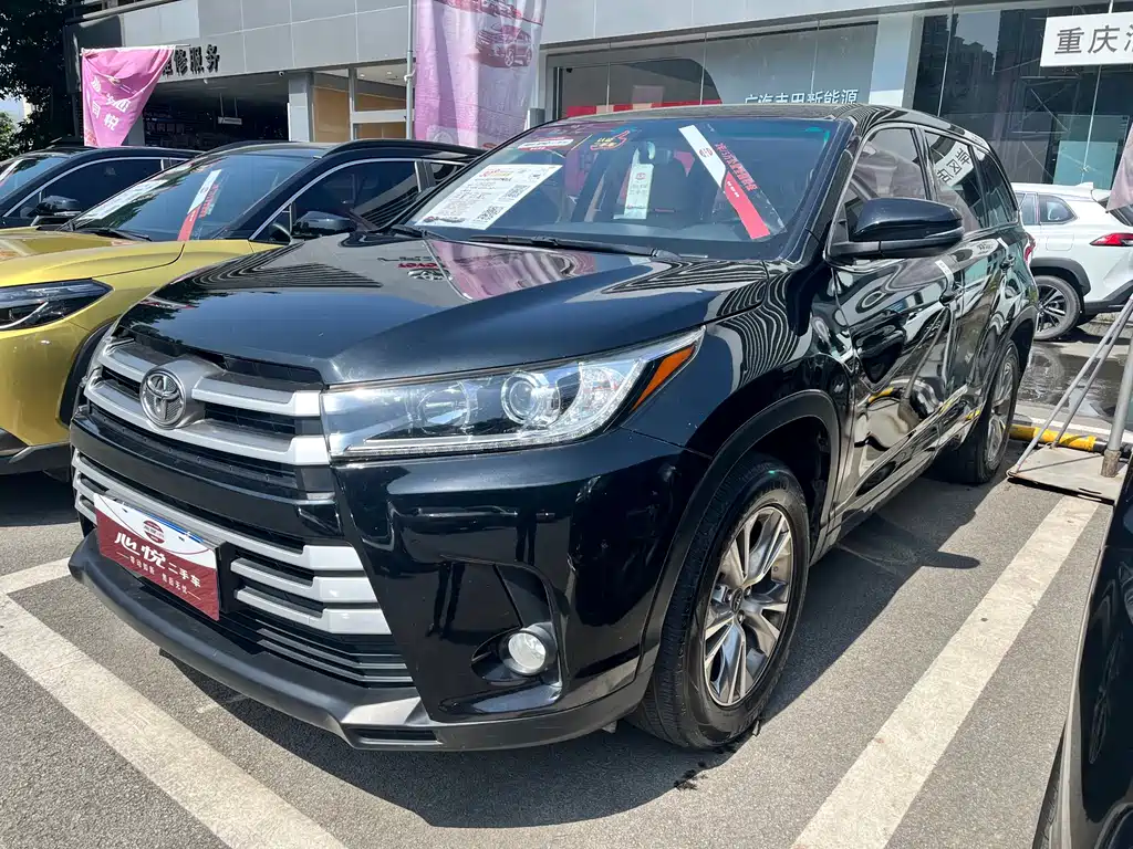TOYOTA HIGHLANDER