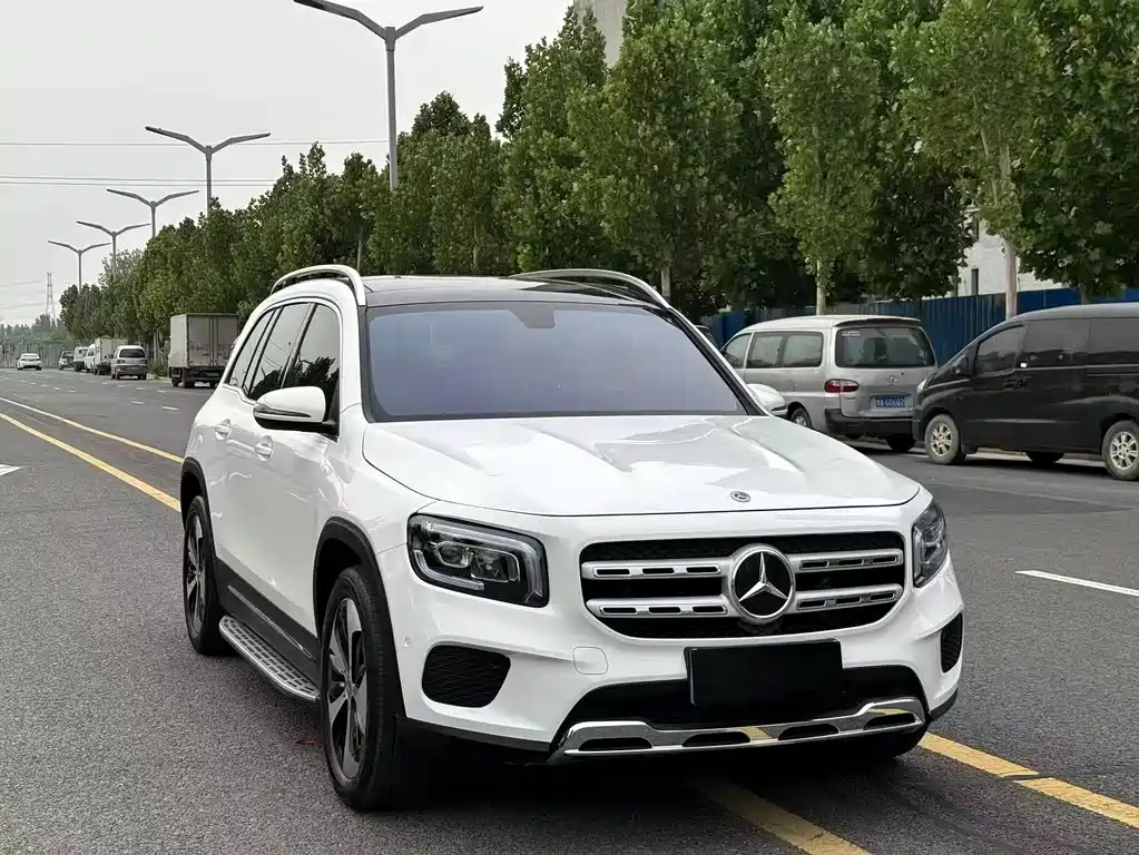 Мерседес GLB 2023 года GLB 220 Вариант в стиле 27000 km 2023