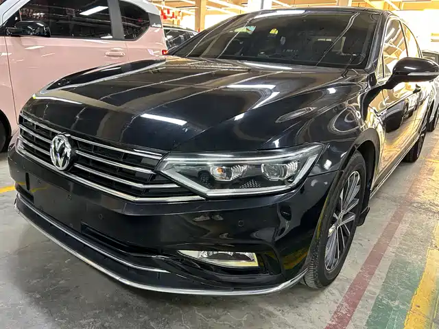 VOLKSWAGEN MAGOTAN 2020