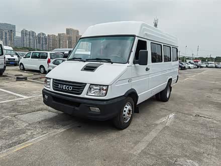 依维柯得意 2017款 2.5T A35客车5-7座47Z5