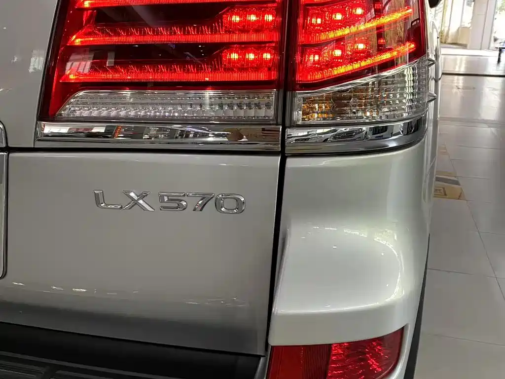 Lexus LX 2009 570