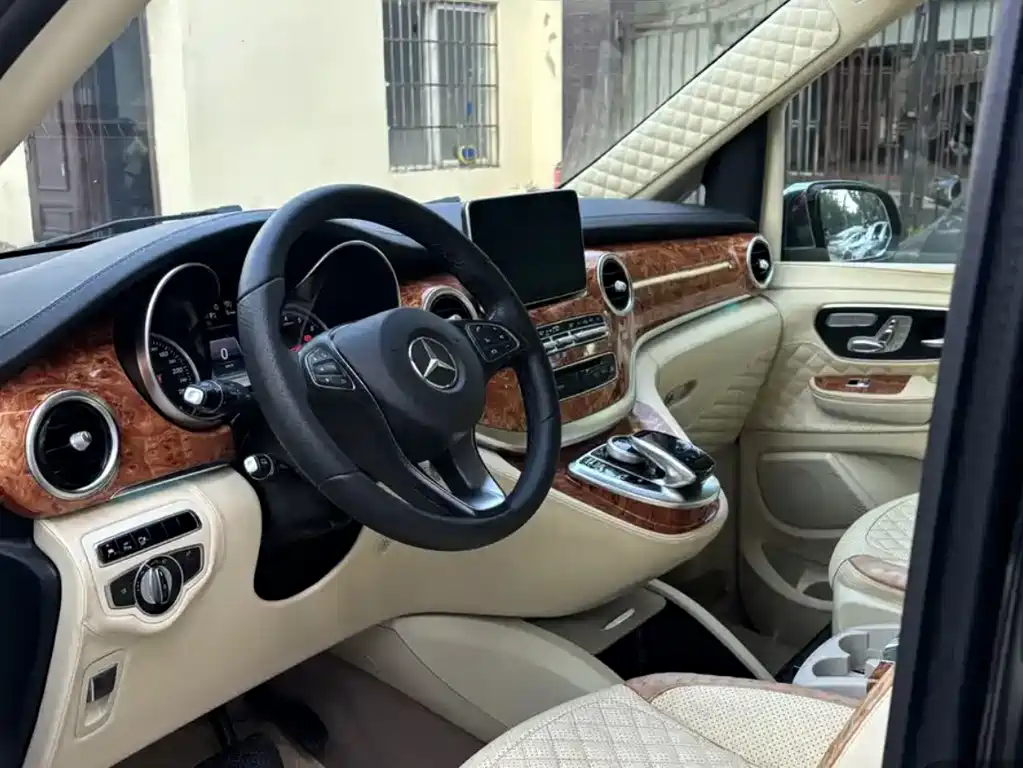 MERCEDES-BENZ V CLASS