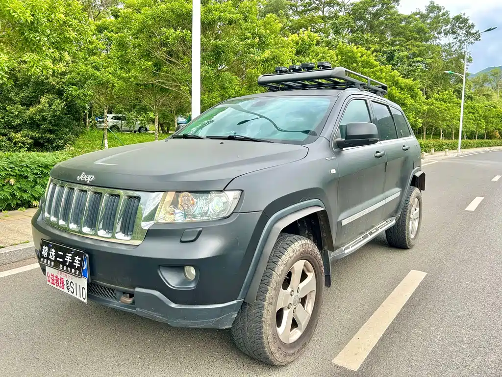 Jeep Grand Cherokee (Import) 2013