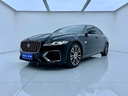 捷豹XFL 2022款 XFL 2.0T P250 两驱尊享豪华版