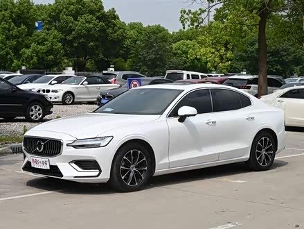 沃尔沃S60 2021款 T4 智逸豪华版
