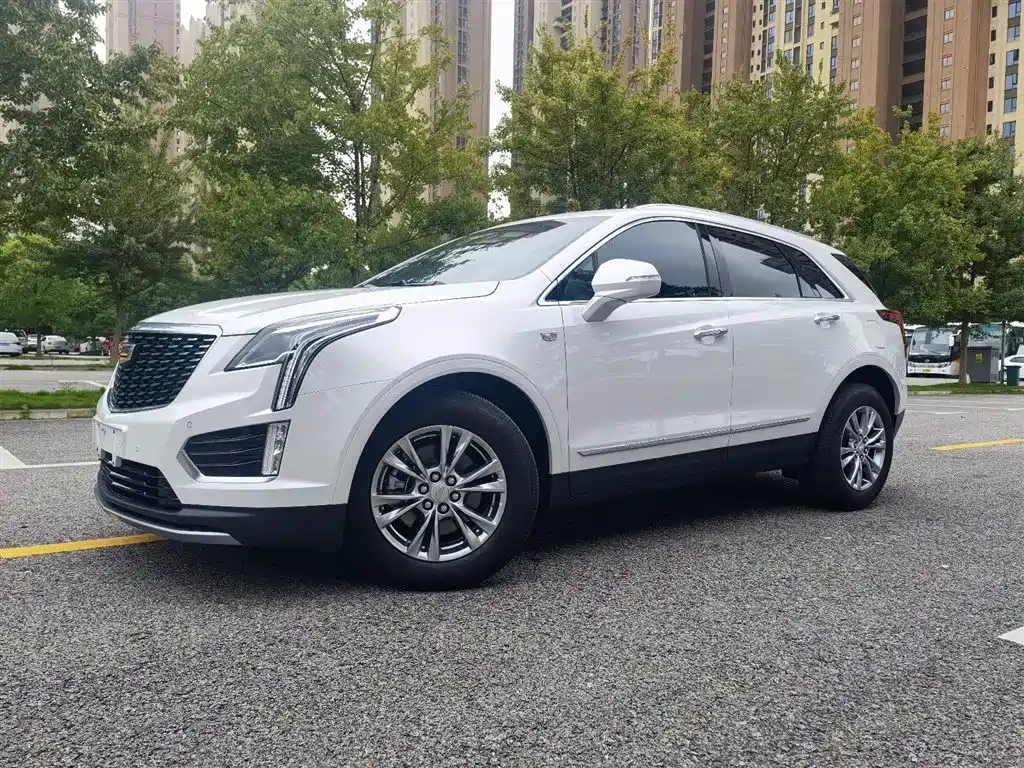 Кадиллак XT5 2021 года 2.0T передний привод люкс-версия 35000 km 2021