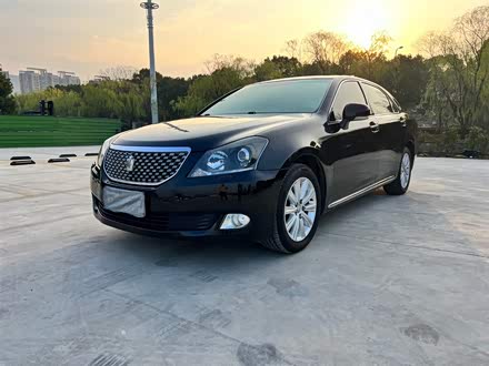 皇冠 2010款 2.5L Royal 真皮天窗导航版