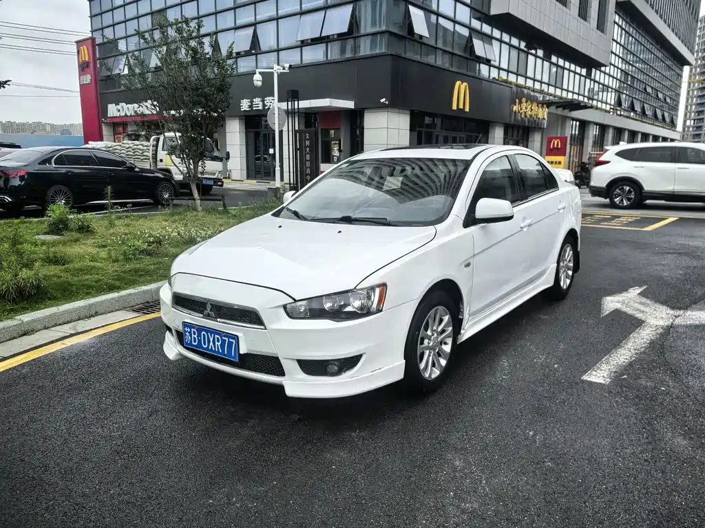 Mitsubishi Lancer EX 2013