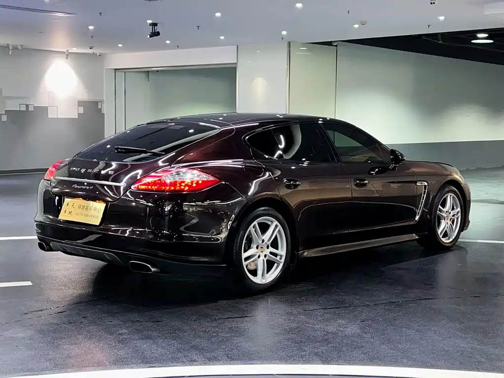 Porsche Panamera 2013 Panamera 4 Platinum Edition 3.6L