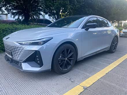 长安UNI-V 2022款 1.5T 尊贵型