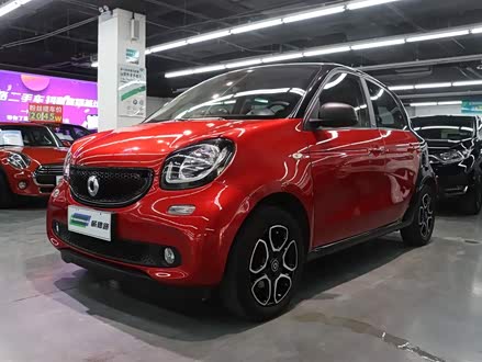 smart forfour 2017款 0.9T 66千瓦挚爱特别版