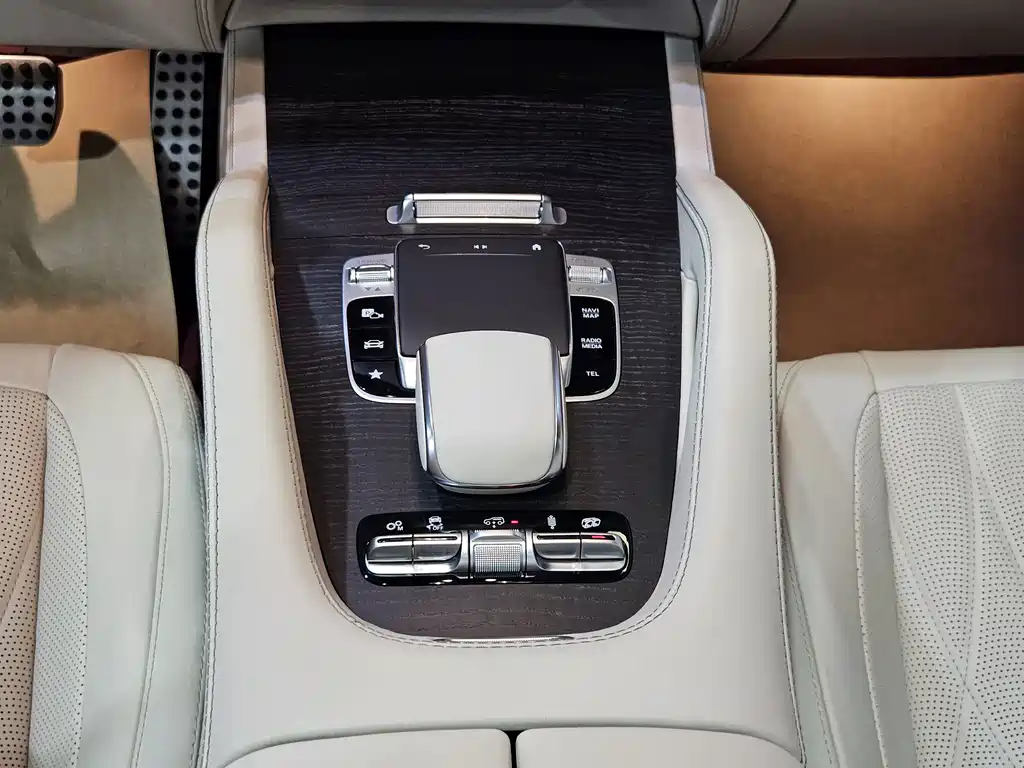 MERCEDES-BENZ GLS AMG