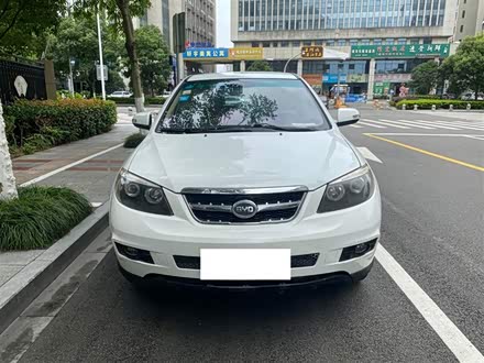 比亚迪S6 2012款 2.0L 手动豪华型