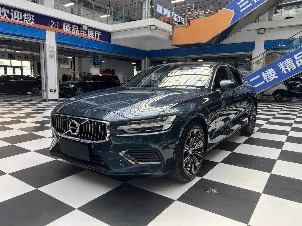 Volvo S60 2022