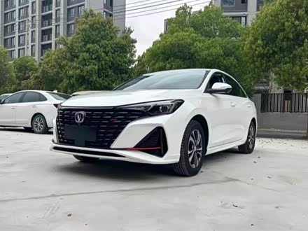 逸动 2022款 PLUS 蓝鲸NE 1.4T GDI DCT尊贵版