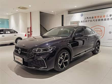 帕萨特 2023款 330TSI 尊贵版