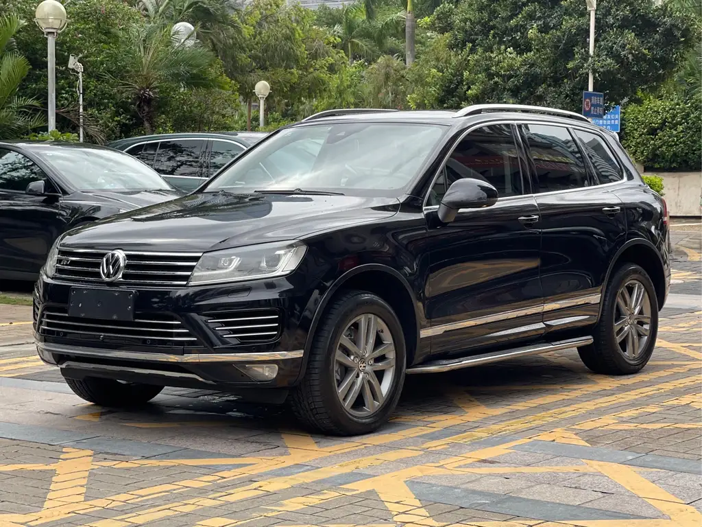 VOLKSWAGEN TOUAREG