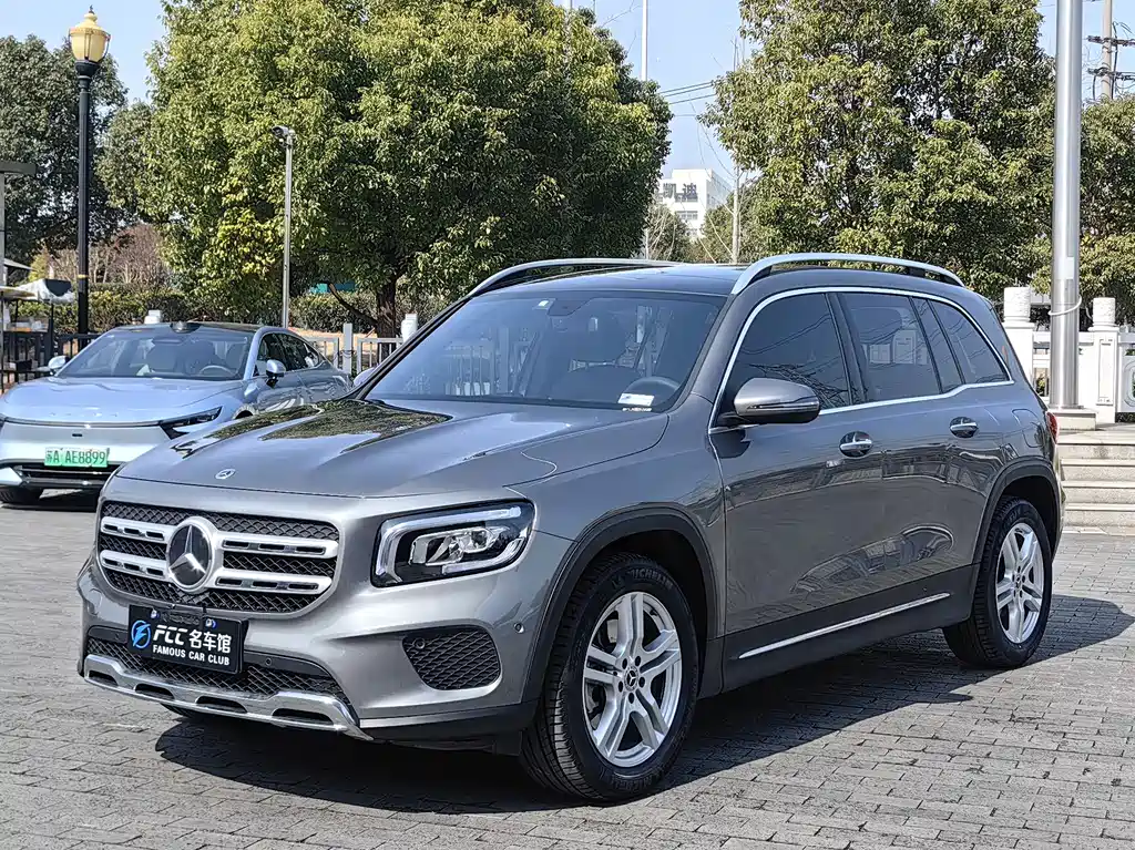 Mercedes-Benz GLB 2023 года GLB 220 Dynamic 17000 km 2023