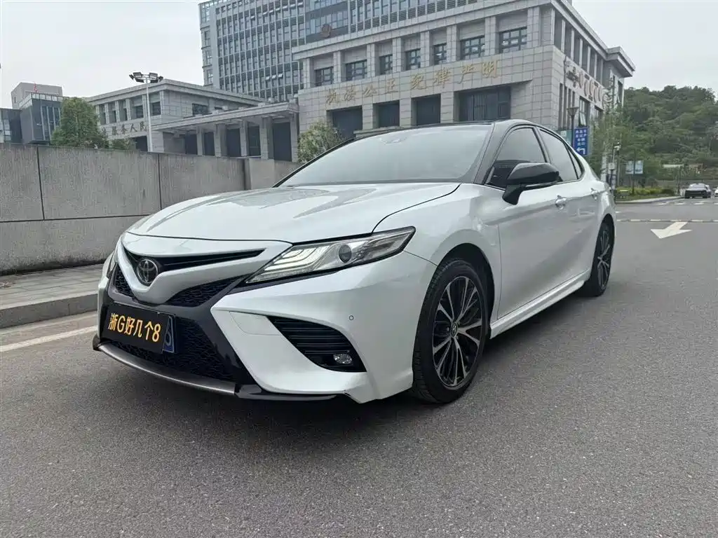Камри 2019 года модификации 2.0S Стильная версия 68000 km 2020