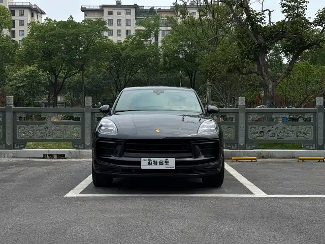 PORSCHE MACAN 2023