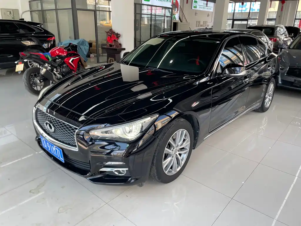 INFINITI Q50L