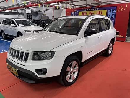 指南者进口 2015款 2.0L 两驱运动版