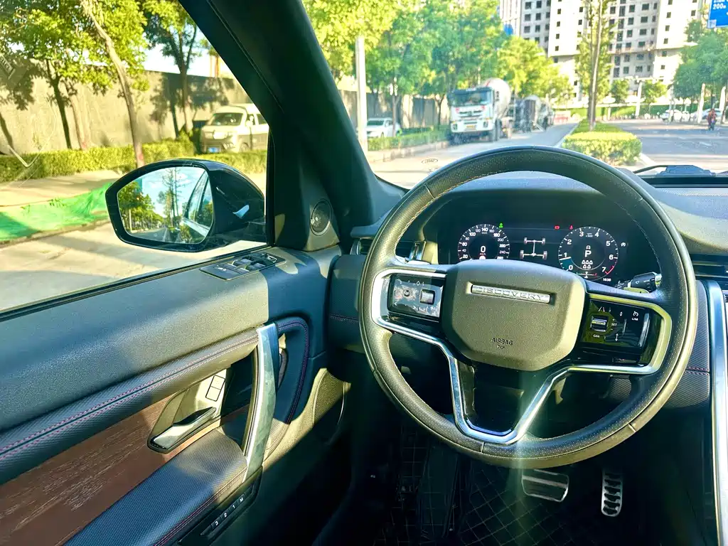 LAND ROVER DISCOVER SPORTS