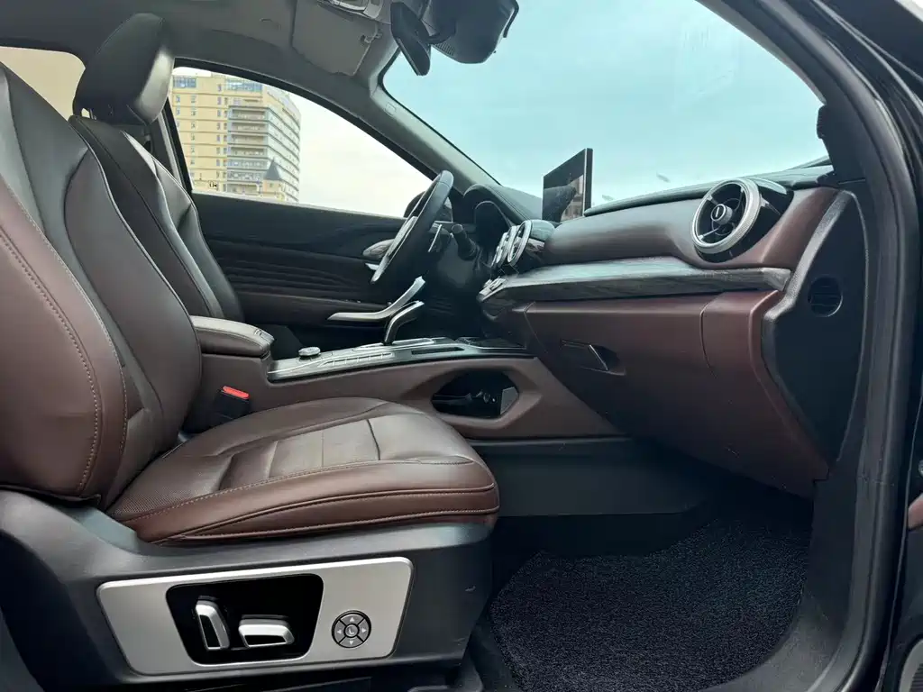 WEI PAI WEI BRAND VV7