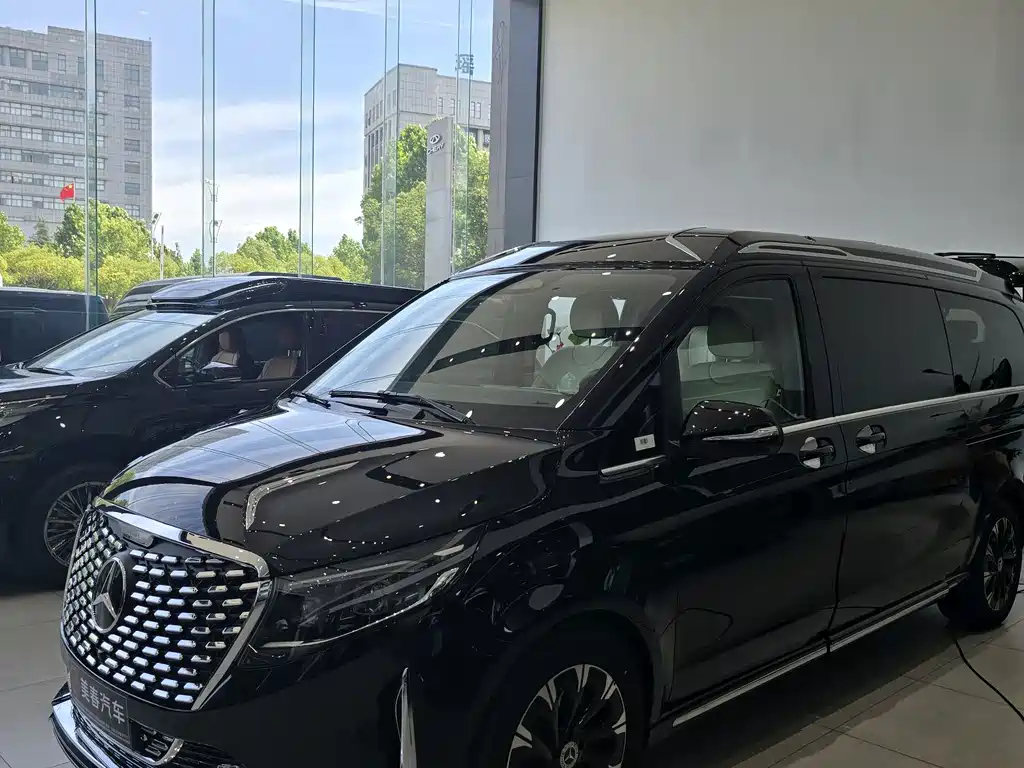 Mercedes-Benz V-Class 2025