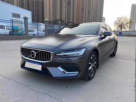 沃尔沃S60 2022款 B4 智逸豪华版