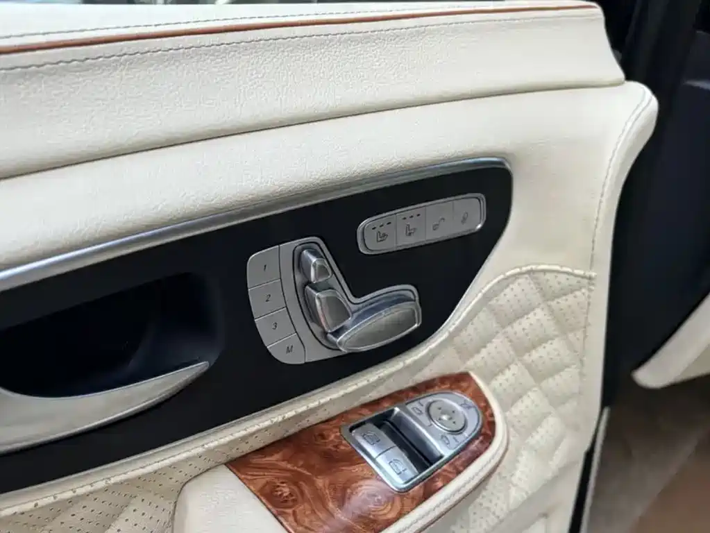 MERCEDES-BENZ V CLASS