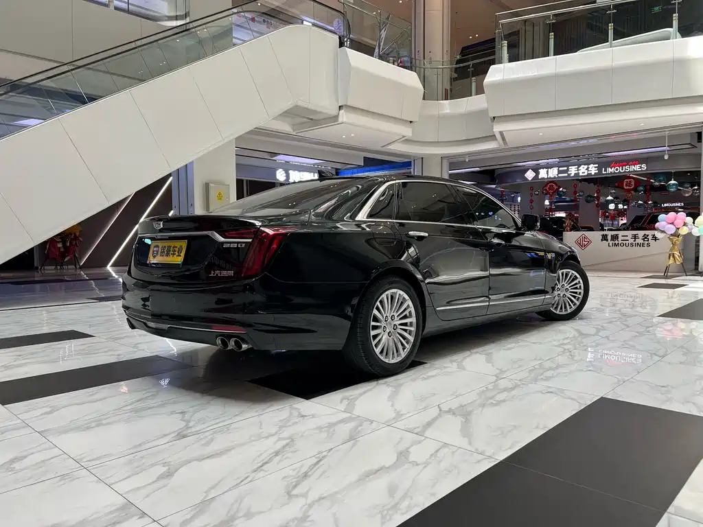 CADILLAC CT6
