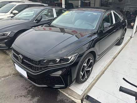 帕萨特 2023款 330TSI 星空精英版